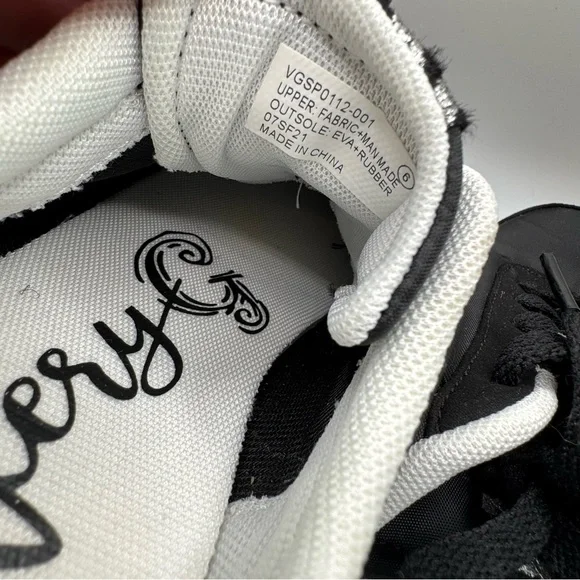 Very G Black Sneakers - Picture 2 of 7
